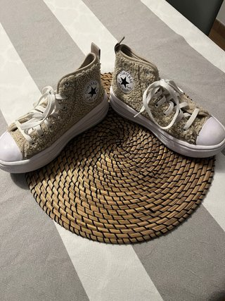 Converse T 33.5 beige efecto borreguito
