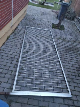 2 rejas de acero inoxidable unidas