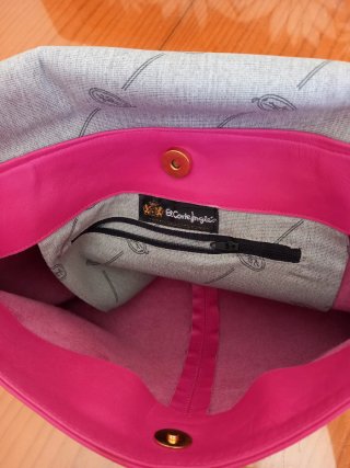 Bolso de piel fucsia