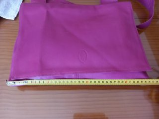 Bolso de piel fucsia