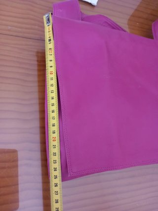 Bolso de piel fucsia