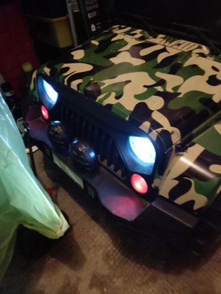 Jeep elettrica per bambini