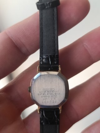 Reloj Seiko Octogonal Dorado y Negro