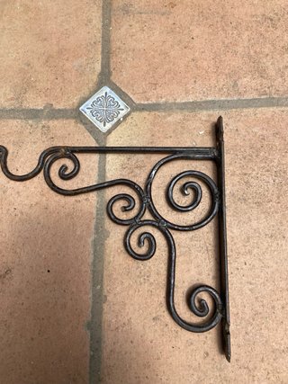 Colgador de pared decorativo metal forjado