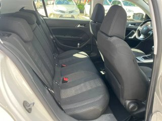 Peugeot 308 2015