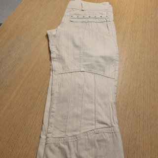 Pantaloni capri beige