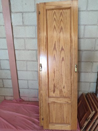 Puertas de pino macizas y armarios