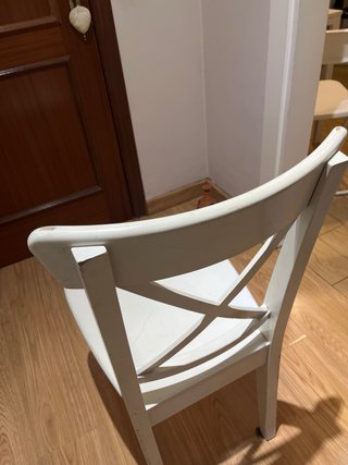 Silla de comedor blanca de madera
