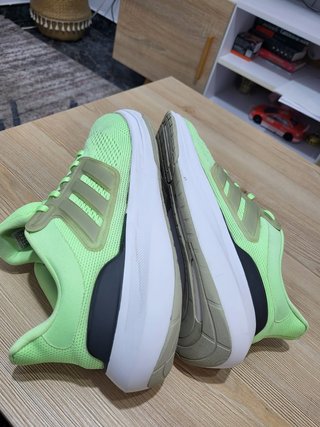 Adidas Ultrabounce. -T46