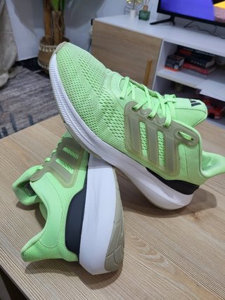 Adidas Ultrabounce. -T46