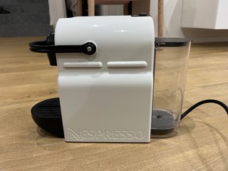 Cafetera Nespresso Krups Blanca