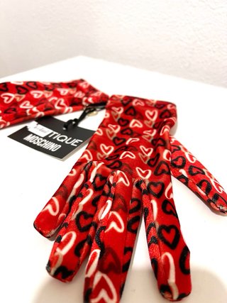 Guantes Moschino