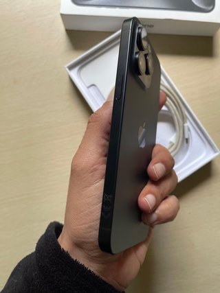 iPhone 15 Pro Max 256Gb igual a nuevo