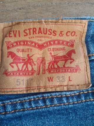 Pantalón corto Levi's azul.  Talla W33