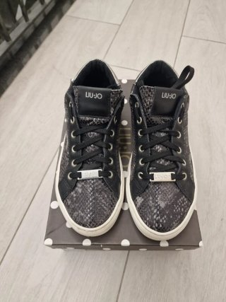 Scarpe Geox nere donna