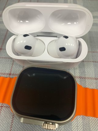 Reloj inteligente y auriculares