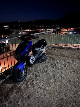Yamaha Aerox Scooter Negro/Azul