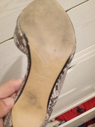 Zapatos de tacón Mango piel serpiente grises 9cm