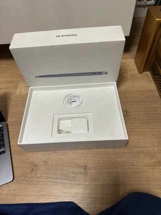 MacBook Air M1 2020 8GB 128GB SSD Plata