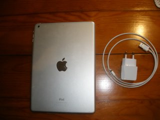 iPad Air A1474 32GB Argento 9.7 iCloud Libero