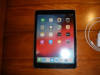 iPad Air A1474 32GB Argento 9.7 iCloud Libero