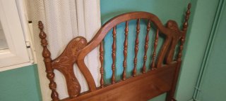 2 Camas de 90 cm madera. Somieres incluidos