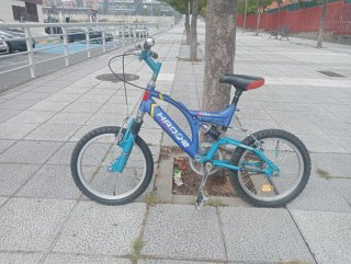 Bicicleta infantil azul