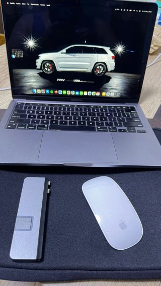 MacBook Pro M1 13 + Hub + Magic Mouse