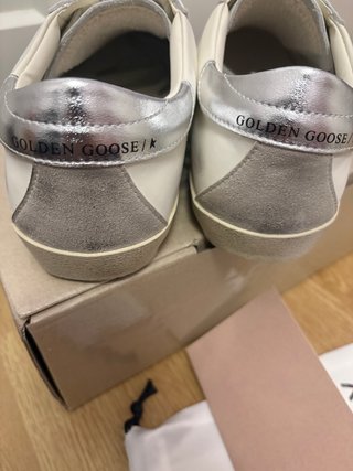 Zapatillas Golden Goose Blancas y Plateadas
