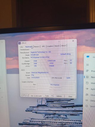 Ordenador i3 10100 8GB DDR4 240GB SSD