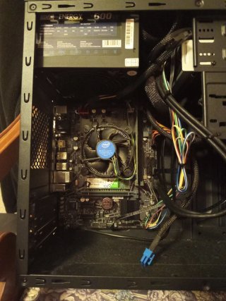 Ordenador i3 10100 8GB DDR4 240GB SSD