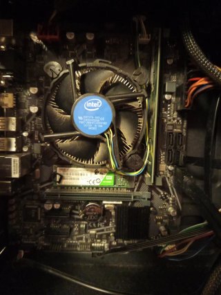 Ordenador i3 10100 8GB DDR4 240GB SSD