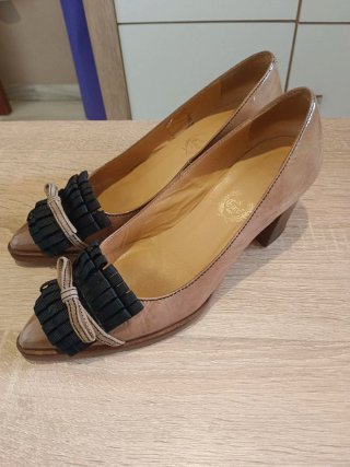 Zapatos de tacón El Cuco marrones