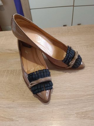 Zapatos de tacón El Cuco marrones