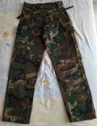 Lote Ropa Militar Verde y Camuflaje