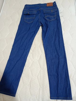 Pantalón vaquero azul nuevo