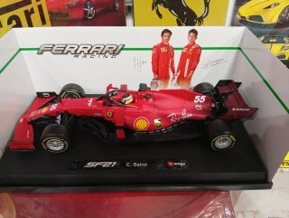 Coche a escala 1:18 Ferrari SF21 C. Sainz