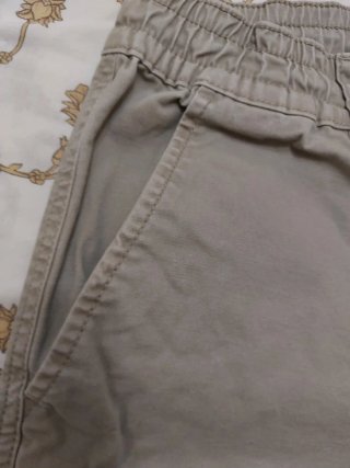 Bermudas color beige