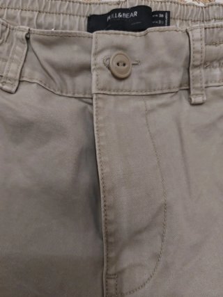 Bermudas color beige