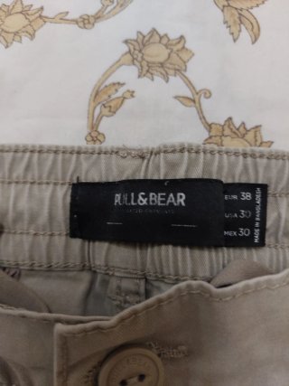 Bermudas color beige