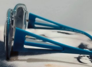Courrèges Gafas de sol oversize azul turquesa.