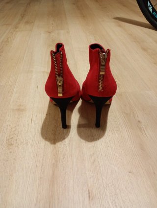 Botines Rojos Puntiagudos