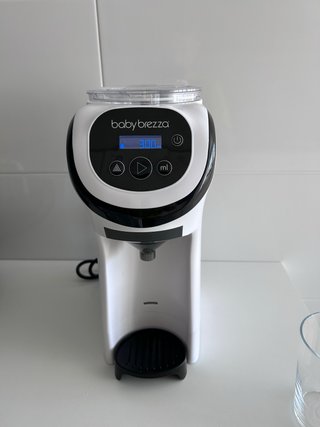 Baby Brezza Formula Pro Mini + Elevador