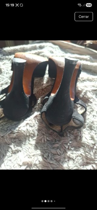 Zapatos EZZIO 36 negros bordados.Muy femeninos !