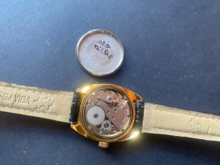 Reloj Ovaras Vintage Caballero Dorado Negro