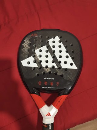 Pala de pádel Adidas Metalbone 3.2