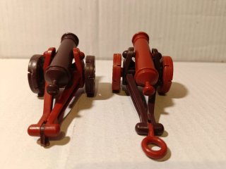 2 cañones de juguete