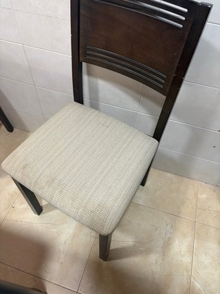 Mesa extensible y 4 Sillas Comedor