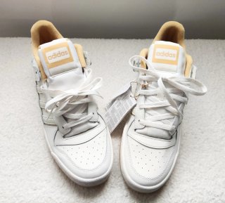 Zapatillas Adidas Forum Blancas y Doradas