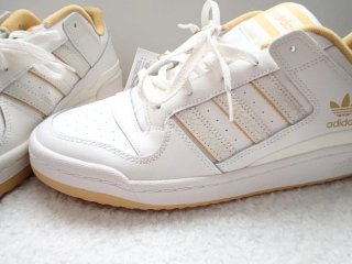 Zapatillas Adidas Forum Blancas y Doradas